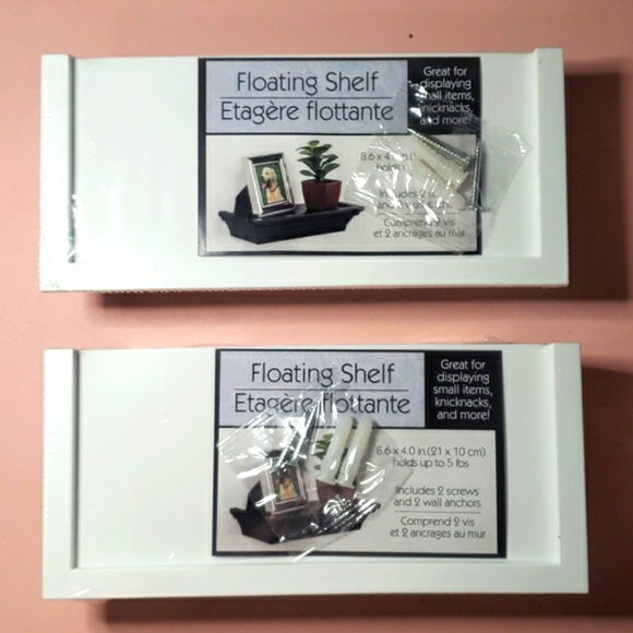 🏠 NWT, Set of Three 8.6inx4in White Wall Shelves, Easy Hang w/Hardware - Picture 2 of 8